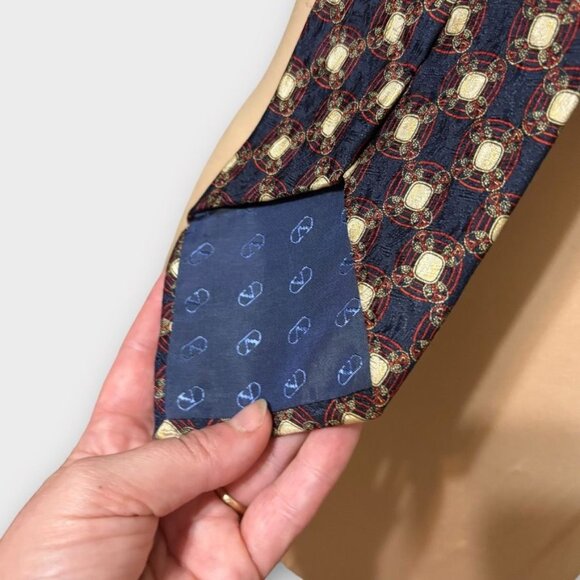 Vintage Valentino Tie Navy Blue Red Silk Classic Preppy Luxury Necktie EUC - Picture 3 of 7